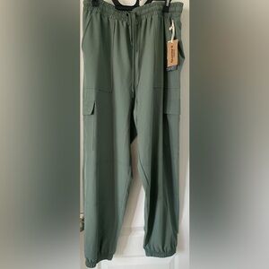 Women’s Bearclaw green joggers size-XL